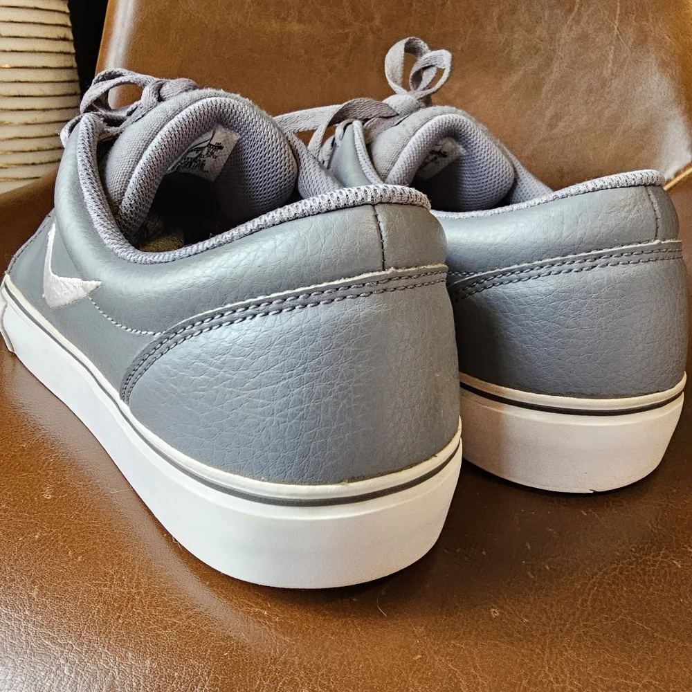 Nike SB Satire Men’s Size 11 Gray Leather Sneakers